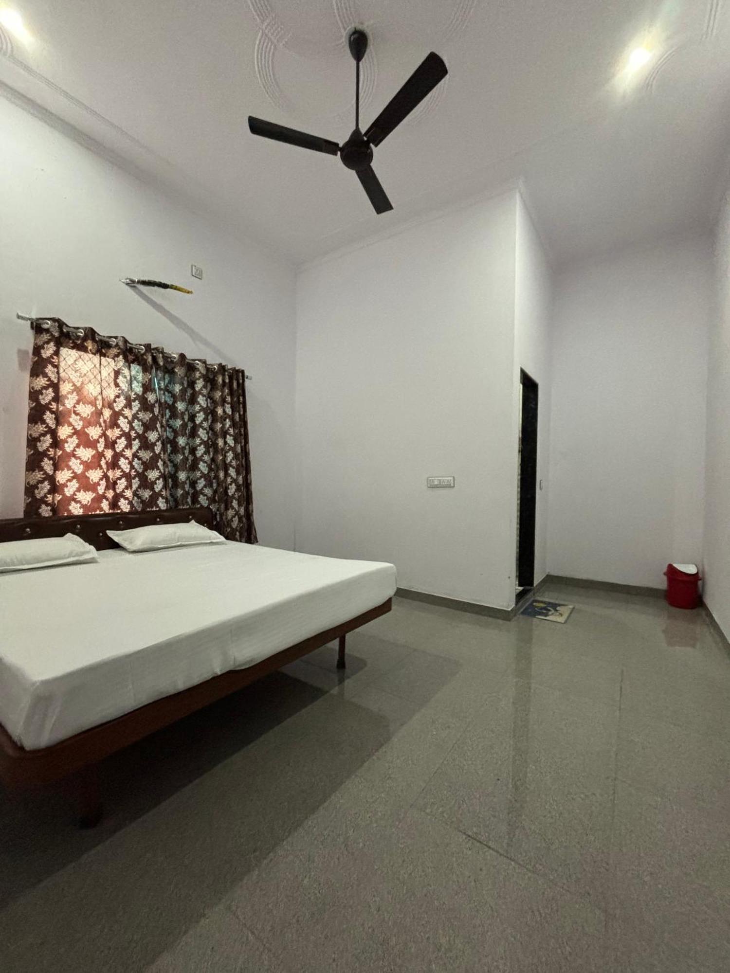 Hotel Raghunath Palace Khātu Εξωτερικό φωτογραφία